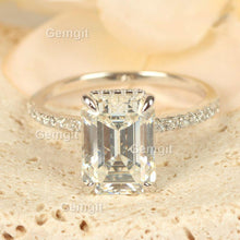 Load image into Gallery viewer, Women 4CT Emerald Cut Solitaire Engagement Ring