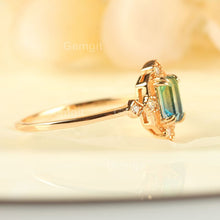 Load image into Gallery viewer, Vintage Green Quartz Gemstone Ring in 925 Sterling Silver