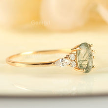 Load image into Gallery viewer, Exquisite Solitaire Oval Green Stone Gold Ring in 925 Sterling Silver