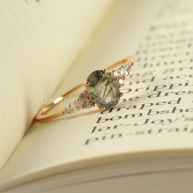 Exquisite Solitaire Oval Green Stone Gold Ring in 925 Sterling Silver